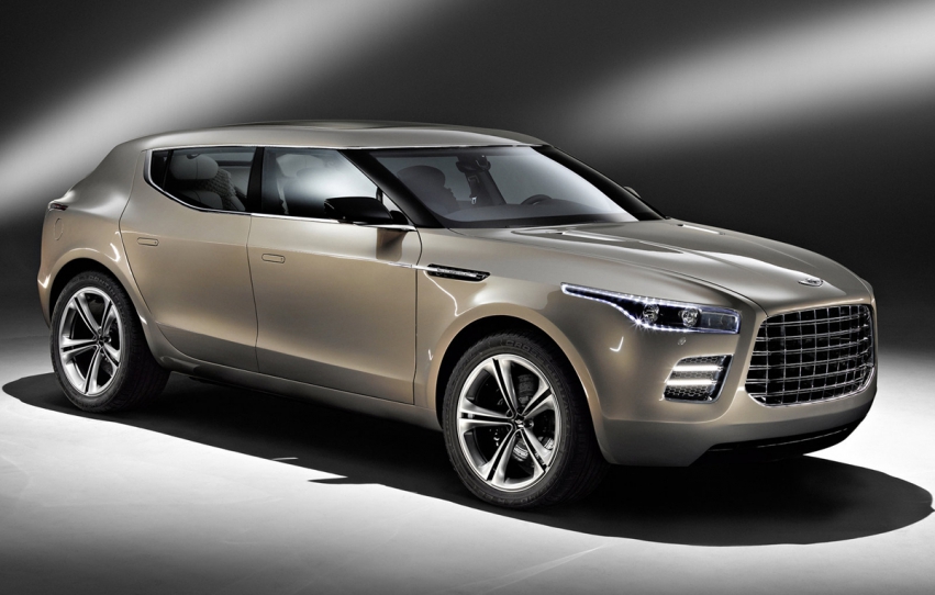 Aston Martin: "Nu am renunţat la ideea unui SUV de lux" Aston Martin: "Nu am renunţat la ideea unui SUV de lux"