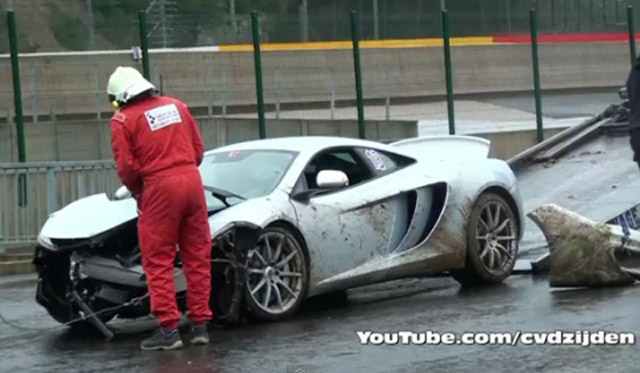 Разбит еще один McLaren MP4-12C Разбит еще один McLaren MP4-12C