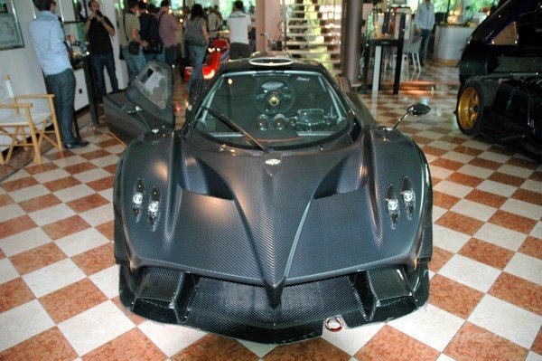 Pagani представляет Zonda R Evo Pagani представляет Zonda R Evo