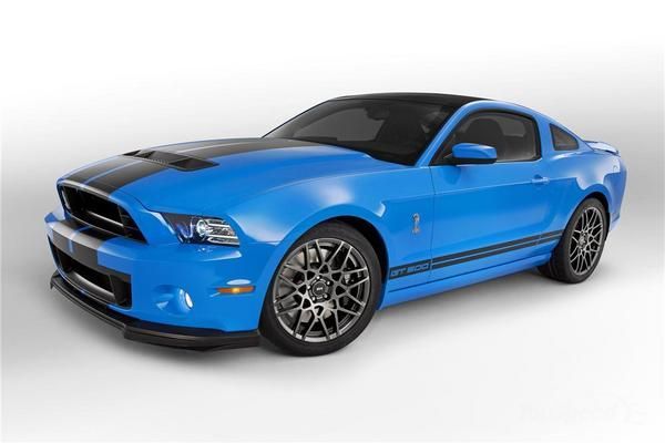 Новенький Shelby GT500 модельного ряда 2013 года уйдёт с молотка Новенький Shelby GT500 модельного ряда 2013 года уйдёт с молотка