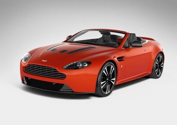Aston Martin опубликовал официальные детали относительно родстера V12 Vantage Aston Martin опубликовал официальные детали относительно родстера V12 Vantage