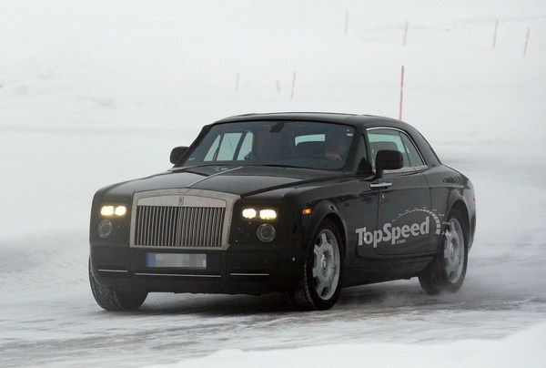 В объективы попалось новое купе от Rolls-Royce В объективы попалось новое купе от Rolls-Royce