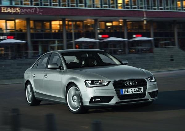 Audi представляет обновлённую A4 Audi представляет обновлённую A4