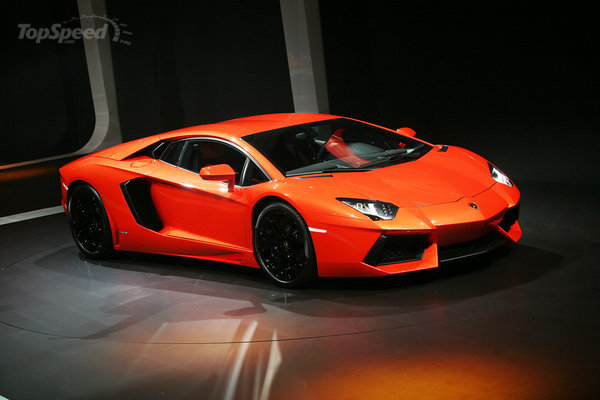 Lamborghini работает над четырёхместным Aventador Lamborghini работает над четырёхместным Aventador