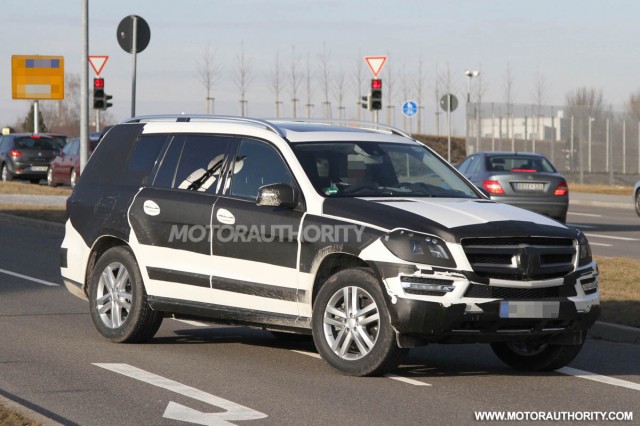 Шпионские фотографии 2013 Mercedes-Benz GL-класса Шпионские фотографии 2013 Mercedes-Benz GL-класса