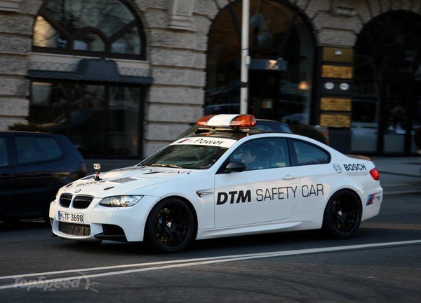 BMW M3 в качестве автомобиля безопасности BMW M3 в качестве автомобиля безопасности