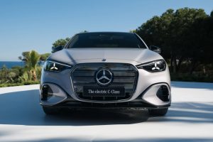 Новый Mercedes-Benz C-Class EV: до 489 л.с., полный привод и гигантский Hyperscreen 39,1"