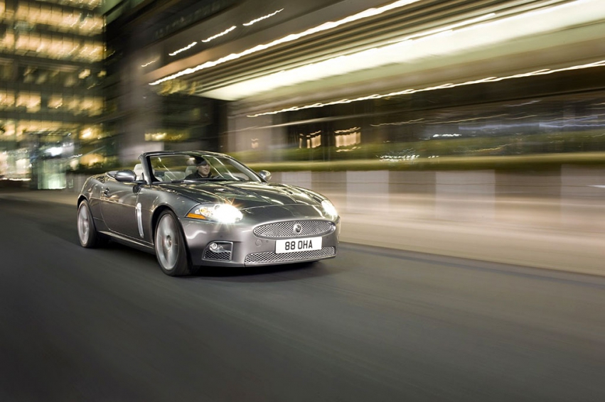 Jaguar покажет в Женеве новый Jaguar XKR Portfolio
