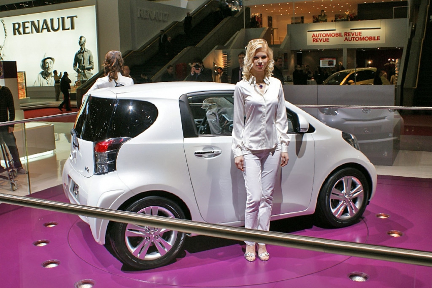 Женевский автосалон 2008: Toyota IQ идёт в серию