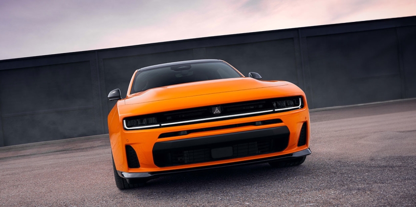 2026 Dodge Charger Sixpack - живые фото экстерьера и первые впечатления: бензиновый камбэк, агрессивный widebody и 3.0 Twin-Turbo