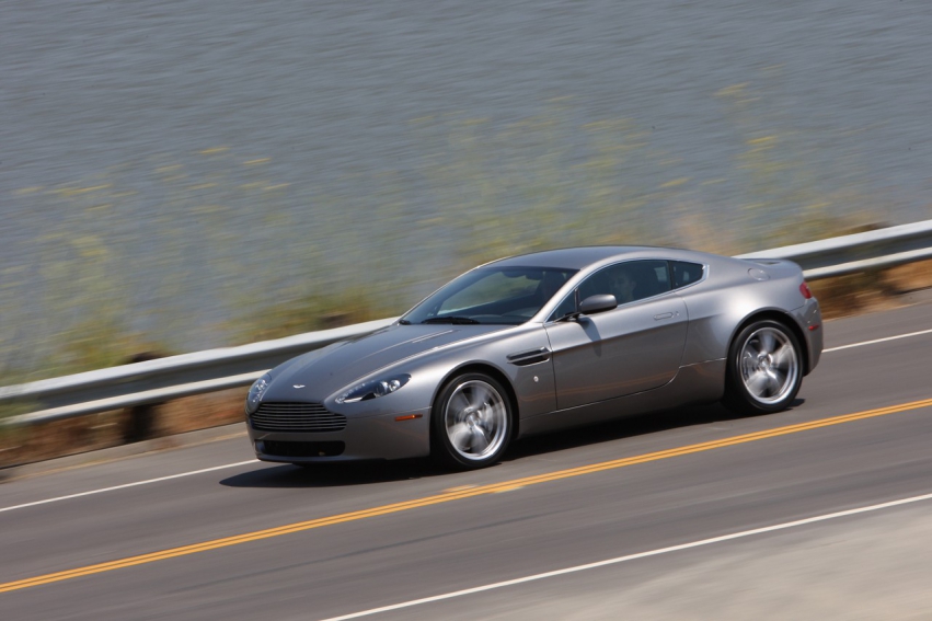 Auto wallpapers Aston Martin Aston Martin V8 Vantage 2009
