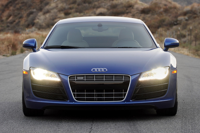 Auto wallpapers Audi R8 5.2 FSI V10 2010