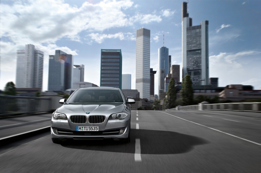 Auto wallpapers BMW 5 Series sedan 2011