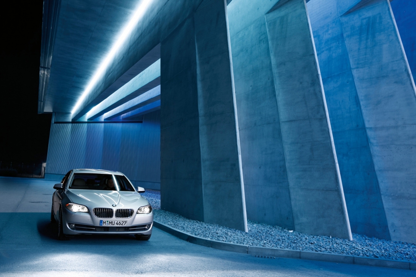 Auto wallpapers BMW 5 Series sedan 2011