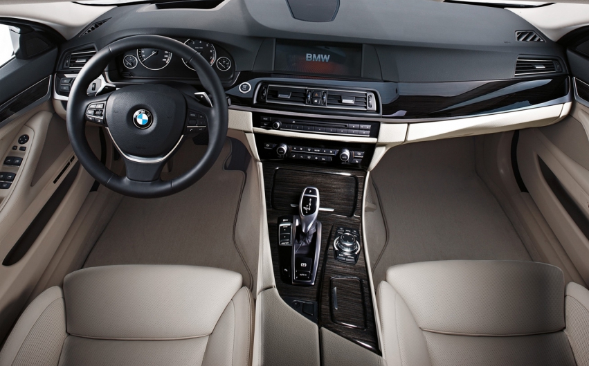 Auto wallpapers BMW 5 Series sedan 2011