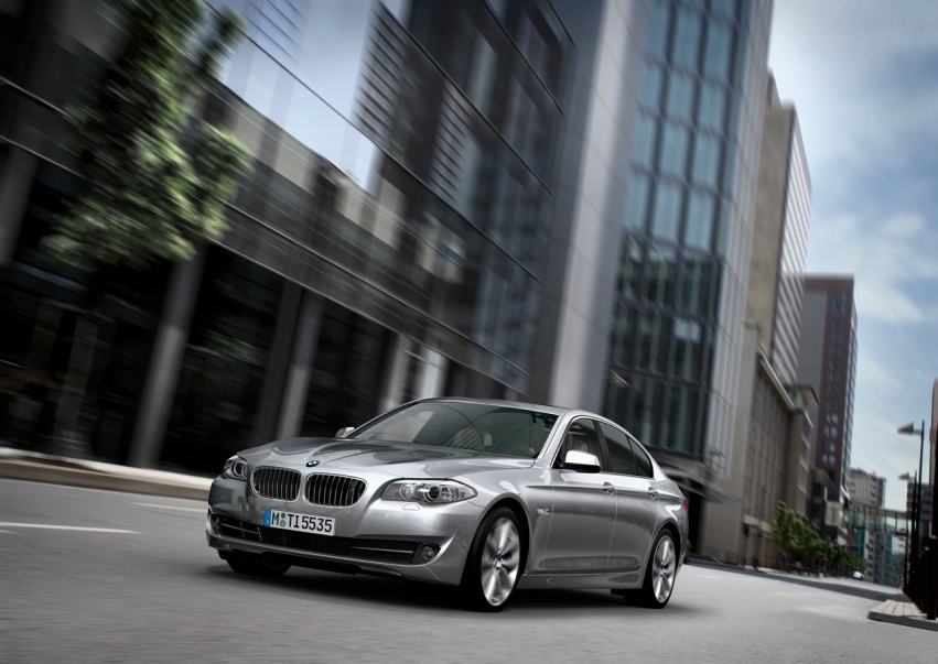 Auto wallpapers BMW 5 Series sedan 2011