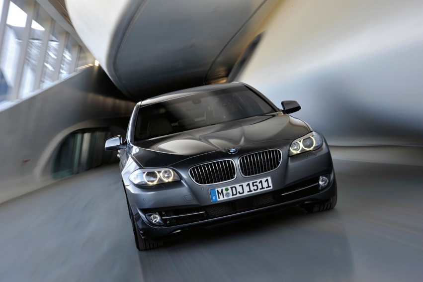 Auto wallpapers BMW 5 Series sedan 2011