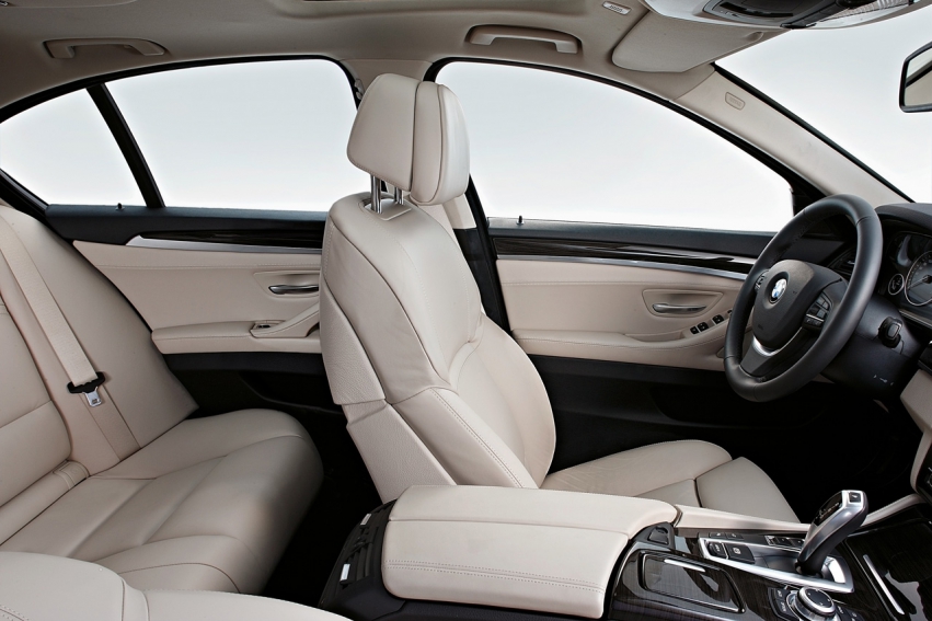 Auto wallpapers BMW 5 Series sedan 2011