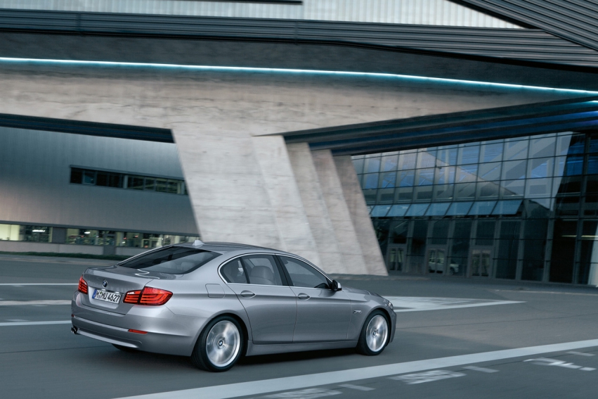 Auto wallpapers BMW 5 Series sedan 2011