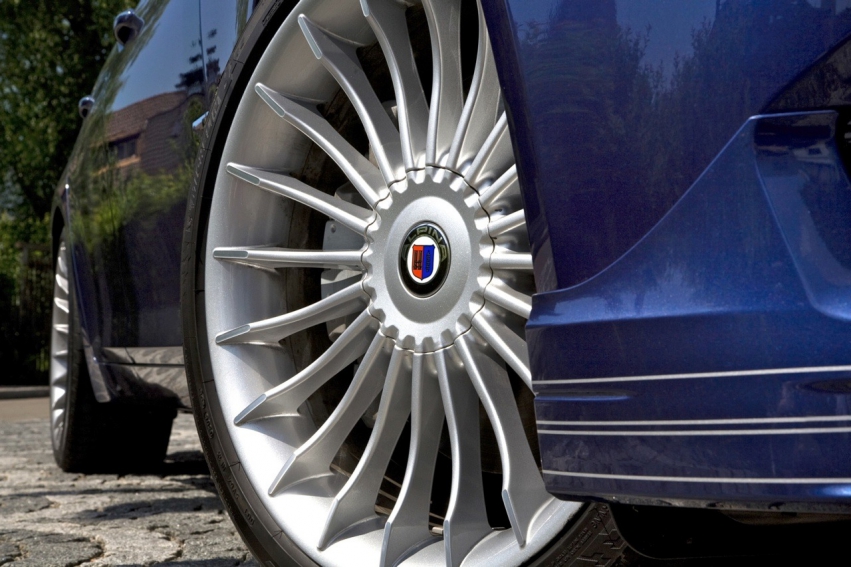 Auto wallpapers BMW Alpina B7 2011