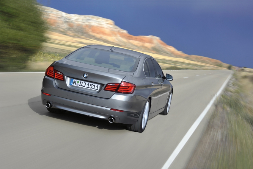 Auto wallpapers BMW 5 Series sedan 2011