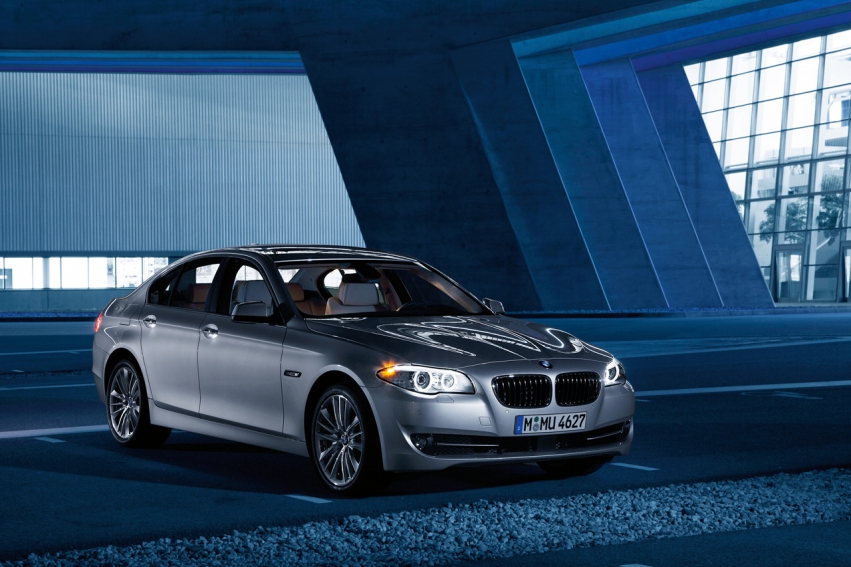 Auto wallpapers BMW 5 Series sedan 2011