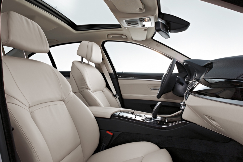 Auto wallpapers BMW 5 Series sedan 2011