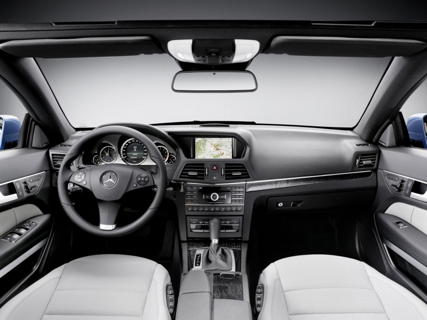 Auto wallpapers Mercedes-Benz E-Class Cabriolet 2011