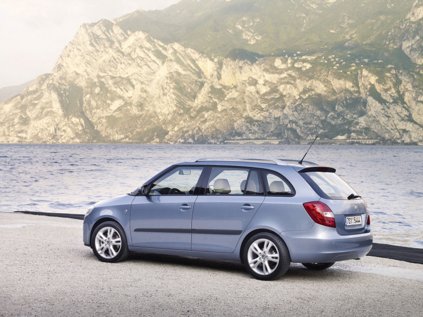 Auto wallpapers Skoda Skoda Fabia Combi (2008)