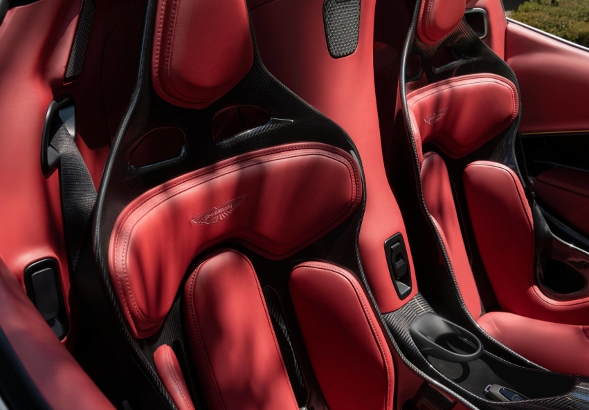 Aston Martin Valhalla Spider 2028 — открытый гиперкар: характеристики, цена, обзор
