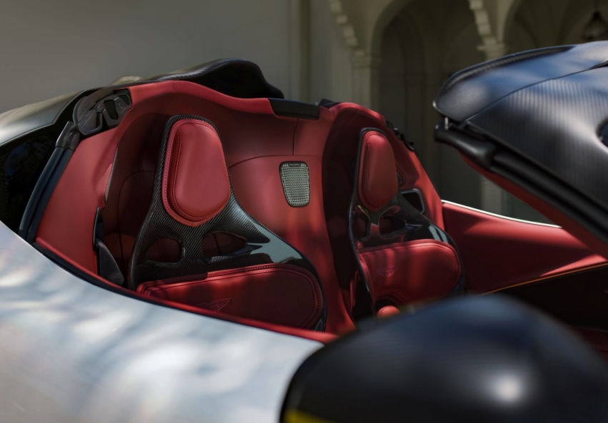 Aston Martin Valhalla Spider 2028 — открытый гиперкар: характеристики, цена, обзор