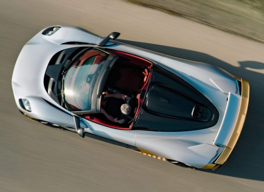 Aston Martin Valhalla Spider 2028 — открытый гиперкар: характеристики, цена, обзор