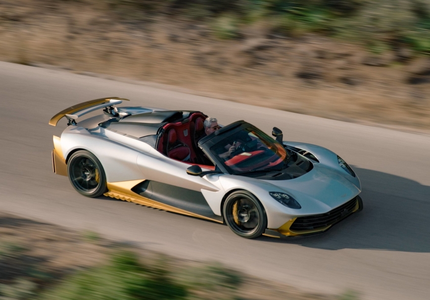 Aston Martin Valhalla Spider 2028 — открытый гиперкар: характеристики, цена, обзор