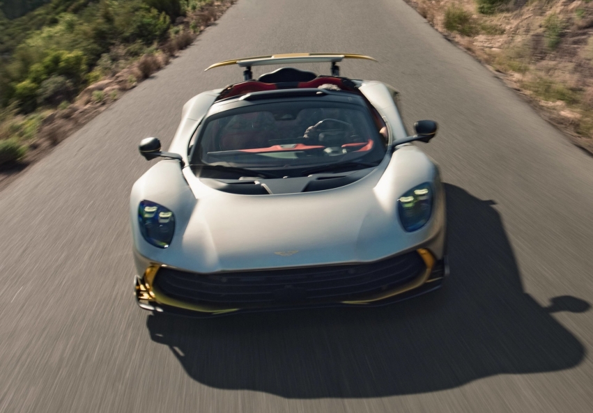 Aston Martin Valhalla Spider 2028 — открытый гиперкар: характеристики, цена, обзор