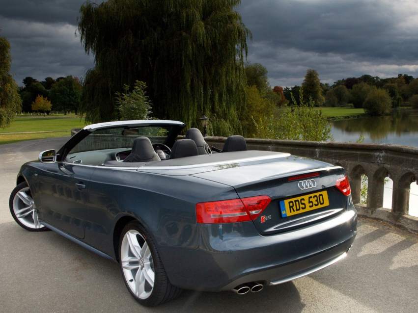 Auto wallpapers Audi S5 Cabrialet 2009-2011