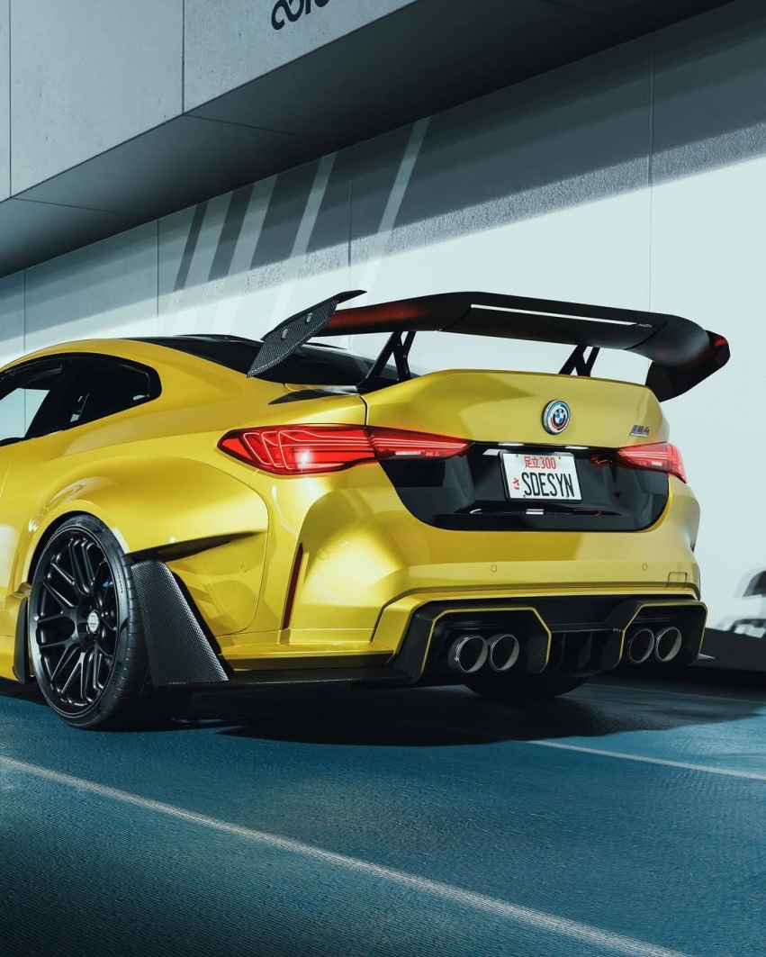 BMW BMW M4 Widebody Austin Yellow