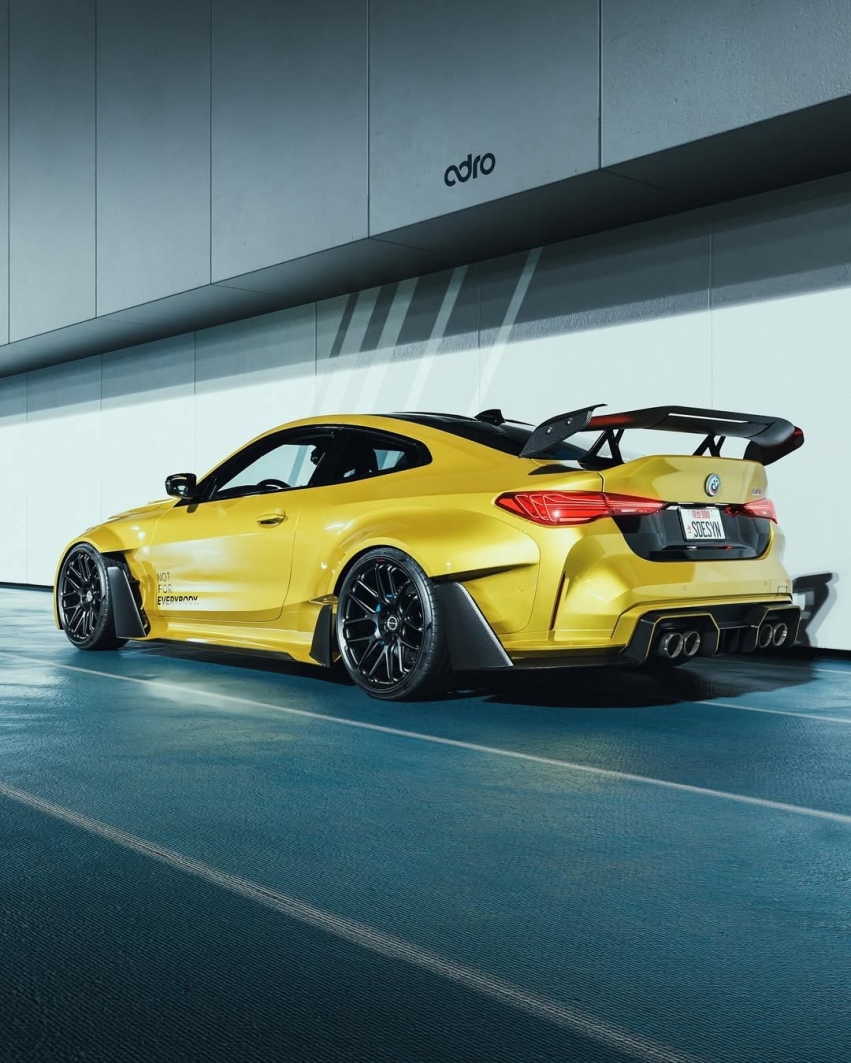 BMW BMW M4 Widebody Austin Yellow