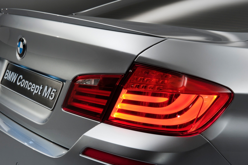 BMW M5 F10 2011