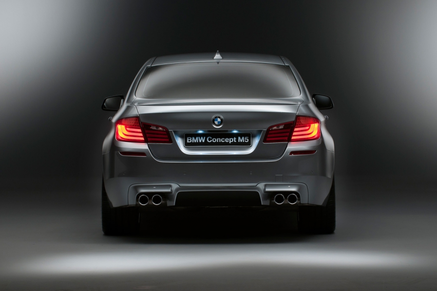 BMW M5 F10 2011