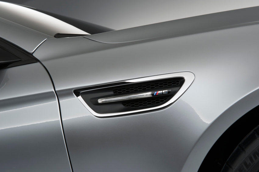 BMW M5 F10 2011