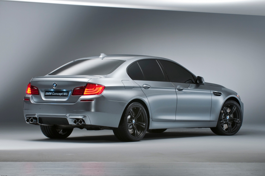 BMW M5 F10 2011