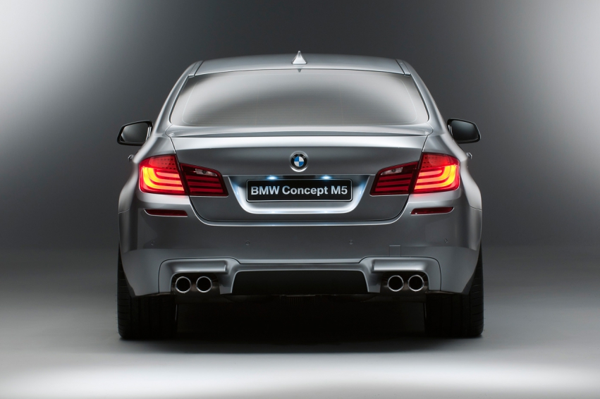 BMW M5 F10 2011