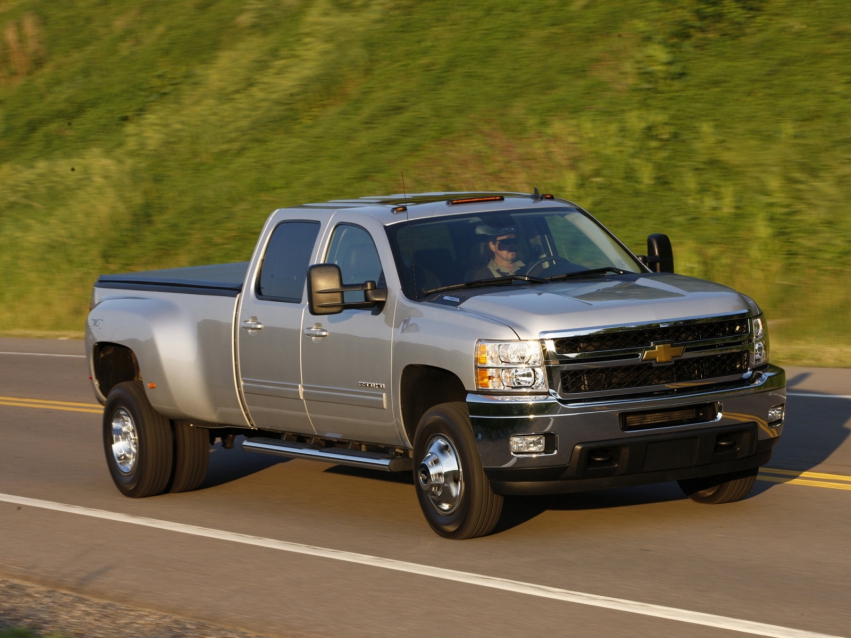 Auto wallpapers Chevrolet Silverado Crew Cab Pickup 2010