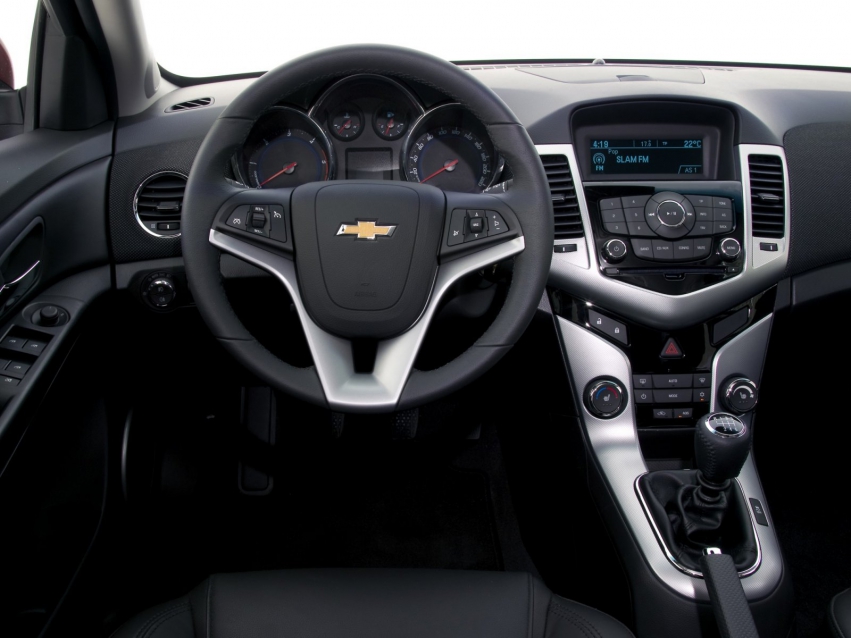 Auto wallpapers Chevrolet Cruze Hatchback 2011