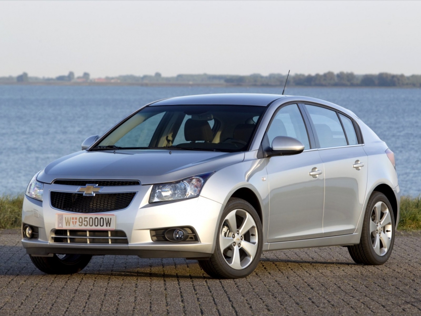 Auto wallpapers Chevrolet Cruze Hatchback 2011