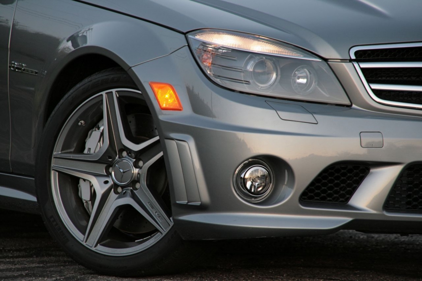 Авто обои Mercedes-Benz Mercedes Benz C63 AMG 2009