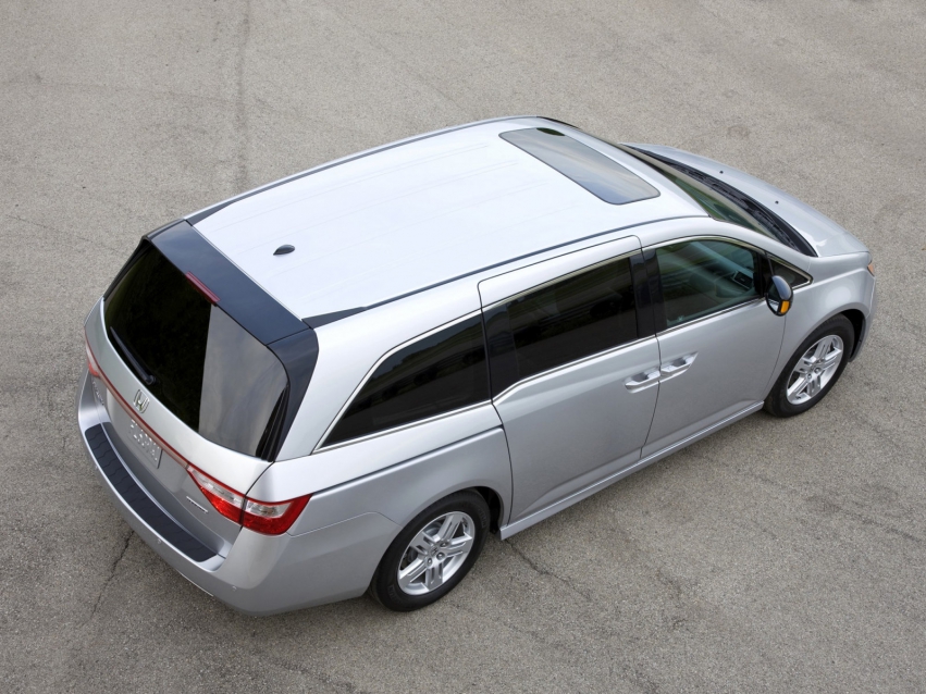 Auto wallpapers Honda Odyssey Minivan 2010