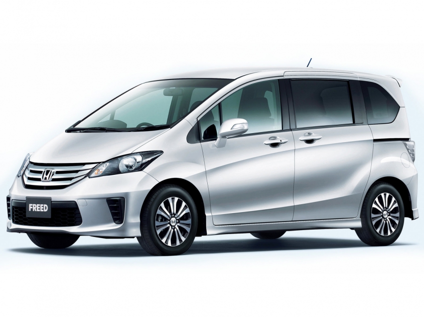 Auto wallpapers Honda Freed Minivan 2011