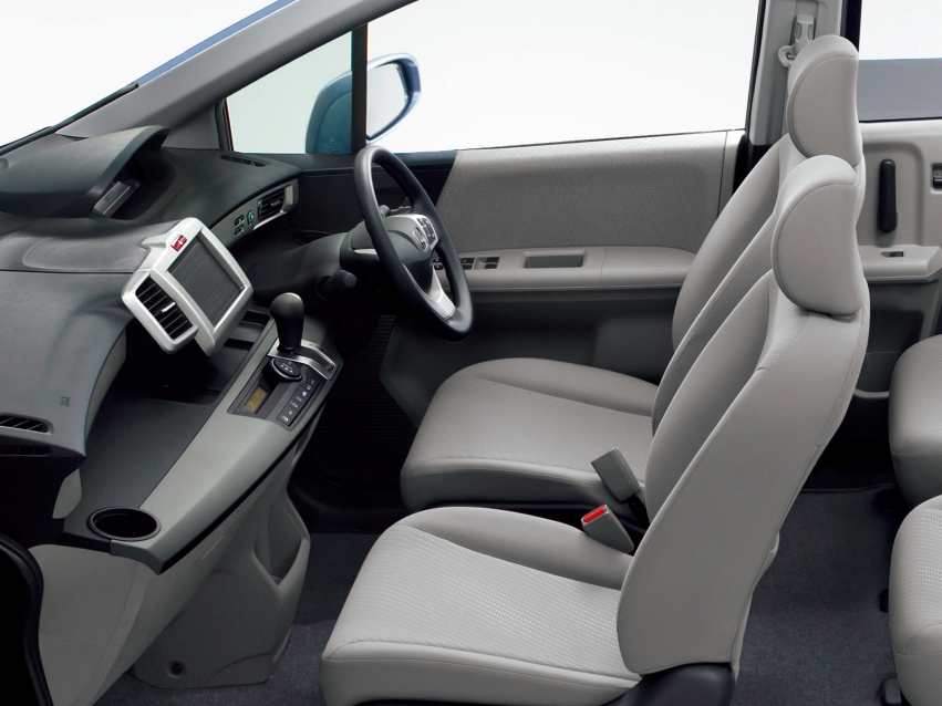 Auto wallpapers Honda Freed Minivan 2011