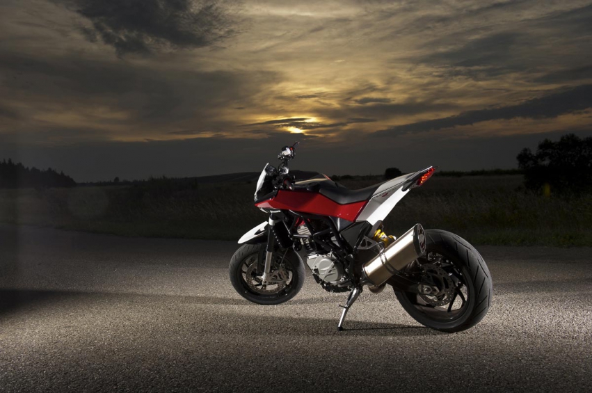 Moto wallpapers Husqvarna Nuda 900R